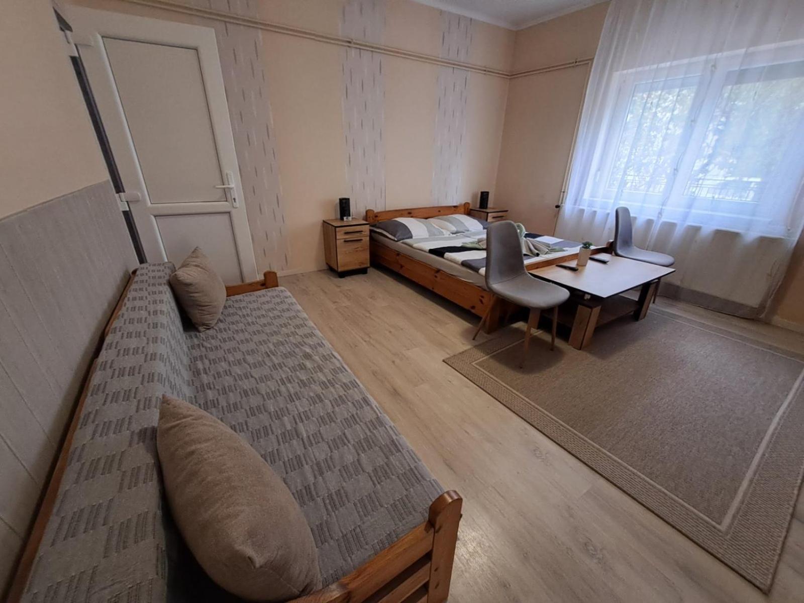 Berta Panzio Bed & Breakfast Hajduszoboszlo Room photo