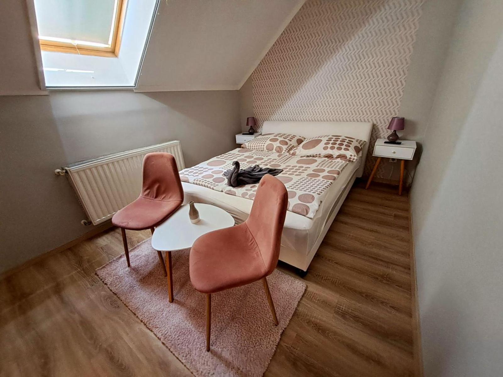 Berta Panzio Bed & Breakfast Hajduszoboszlo Exterior photo