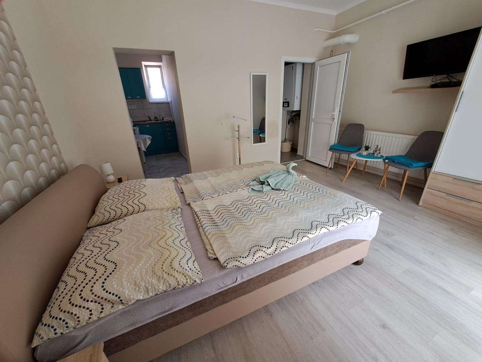 Berta Panzio Bed & Breakfast Hajduszoboszlo Exterior photo