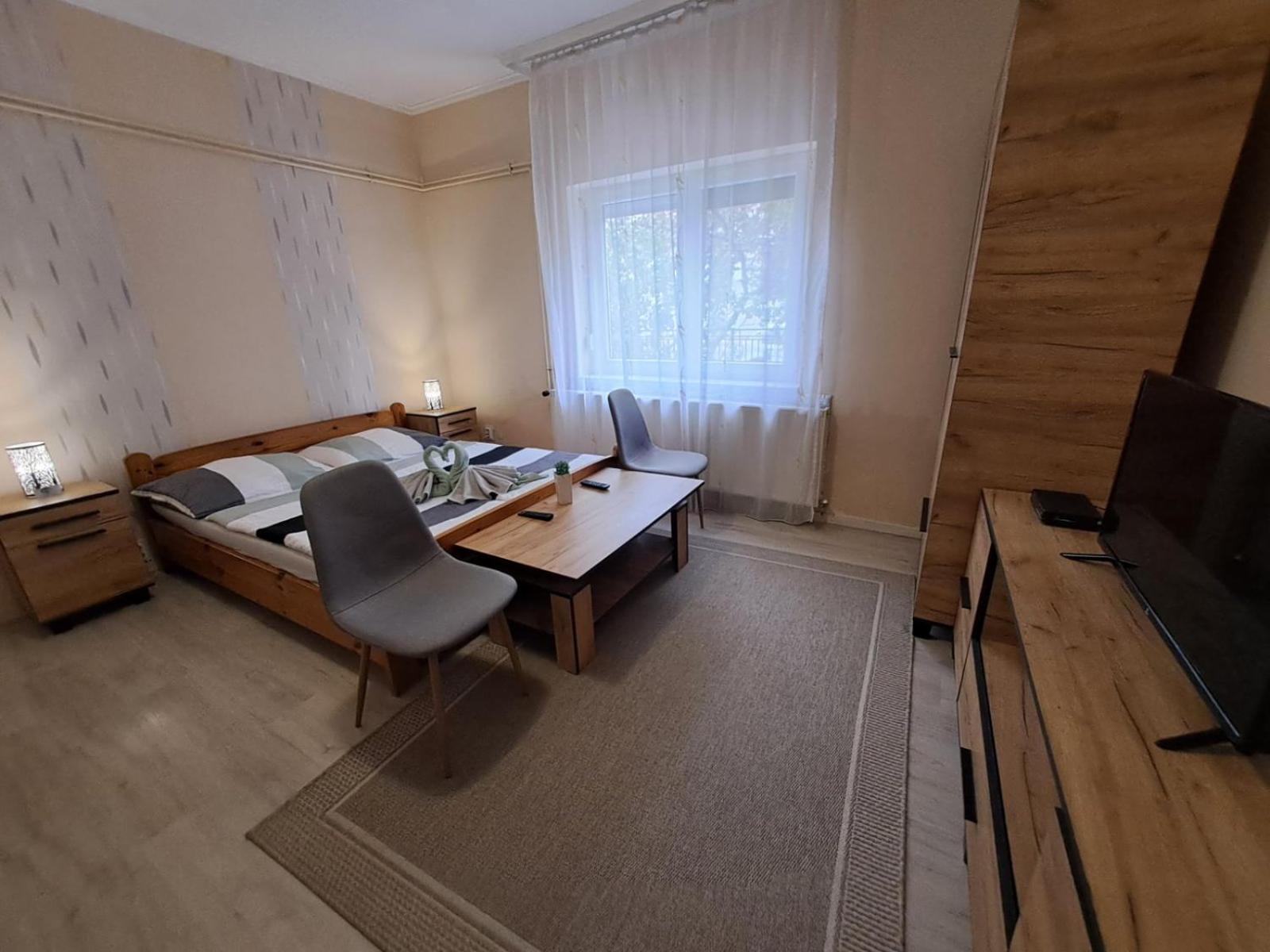 Berta Panzio Bed & Breakfast Hajduszoboszlo Room photo